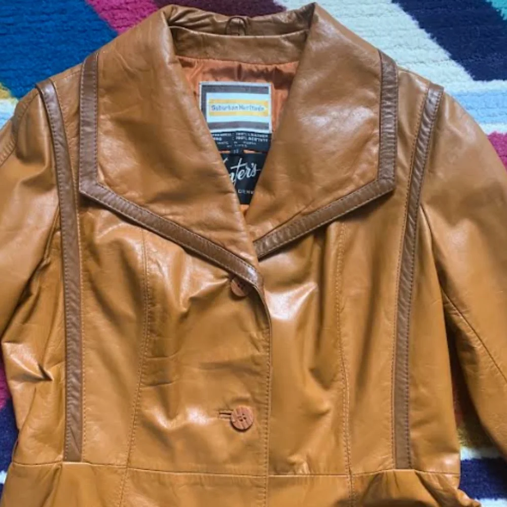 Vintage Leather Trench - Picture 3 of 15